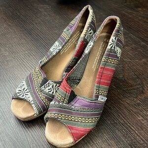 Size 6.5 colorful Toms wedges